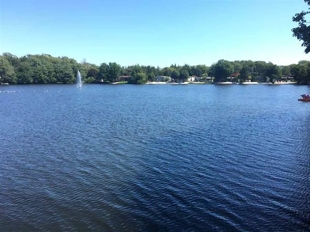 Garden Lake Park & Sales Picture 3