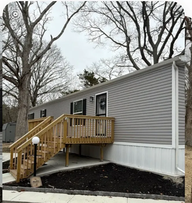 Edgewood Village Homes Picture 3