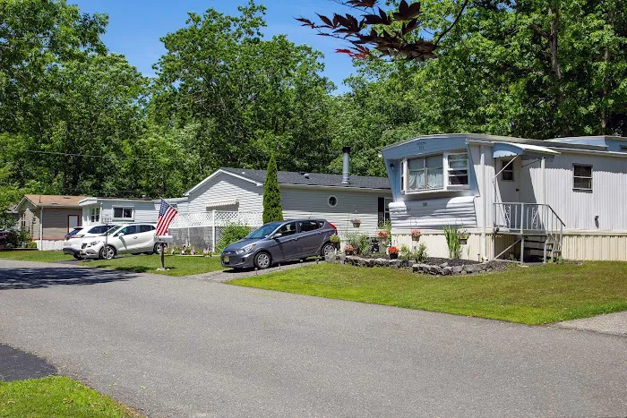 Pinewood Estates Manufactured Home Community Picture 8