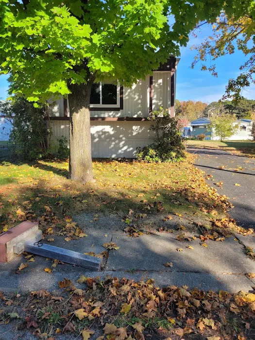 Maple Glen Mobile Home Park Picture 3