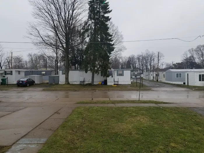 Maplewood Mobile Home Park Picture 2