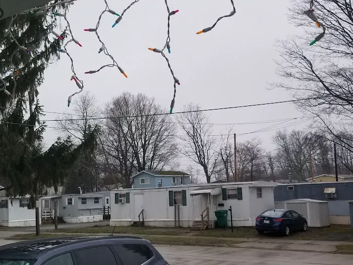 Maplewood Mobile Home Park Picture 5