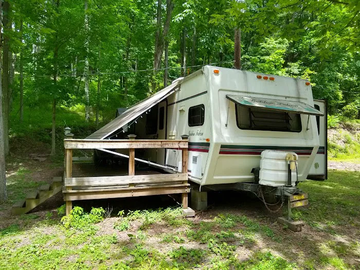 Red Ridge Lake Campgrounds Picture 7