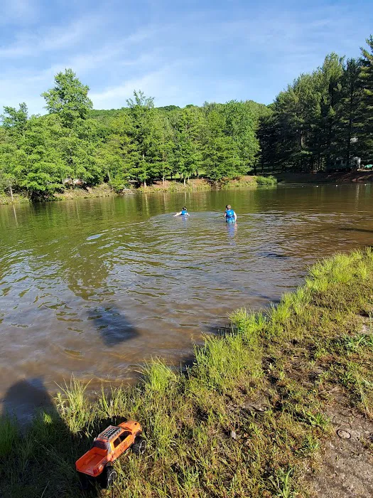 Red Ridge Lake Campgrounds Picture 4