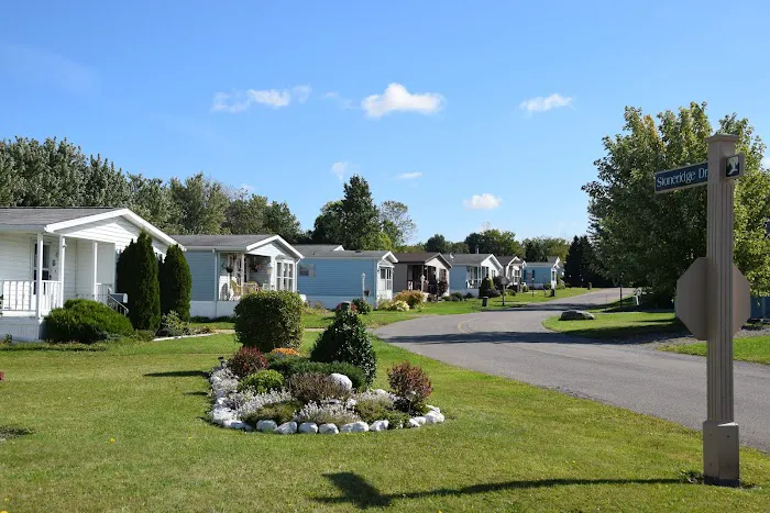 Eagle Crest Manufactured Home Community Picture 2