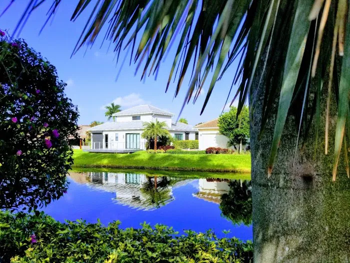 Aztec RV Resort- Motorcoach Picture 2