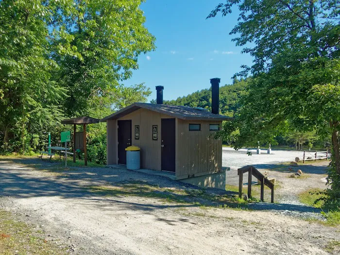 Riverview Park Campground Picture 9