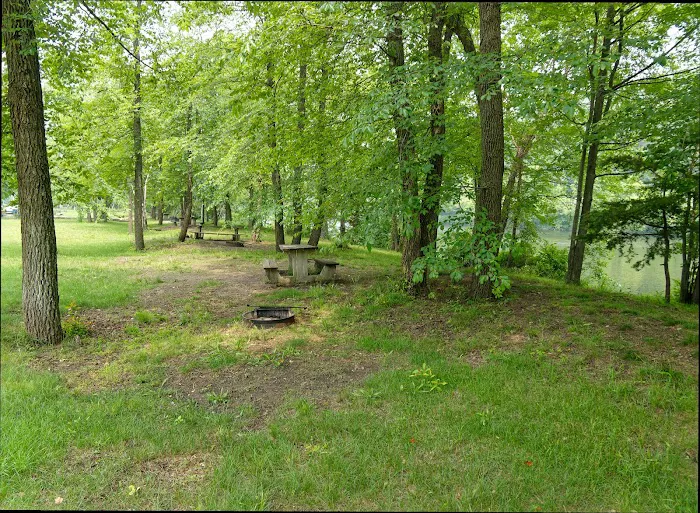 Riverview Park Campground Picture 10