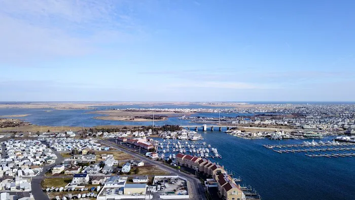 Shawcrest Community and Marina Picture 5