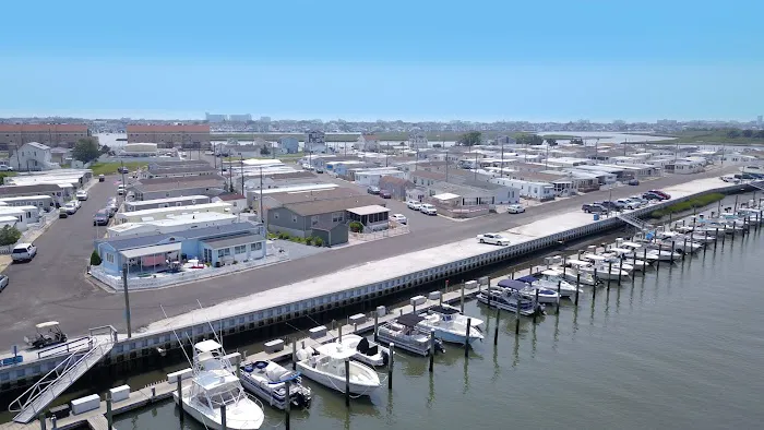 Shawcrest Community and Marina Picture 8