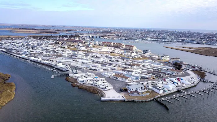 Shawcrest Community and Marina Picture 1