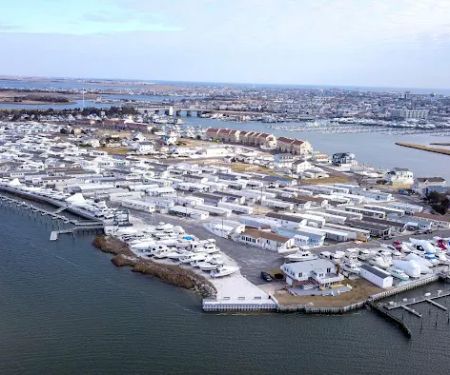 Shawcrest Community and Marina