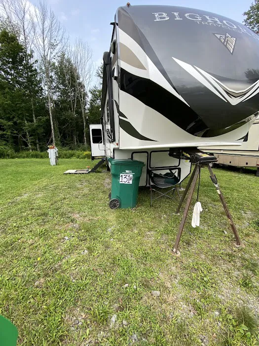 Benton Hills Mobile Home Park Picture 3
