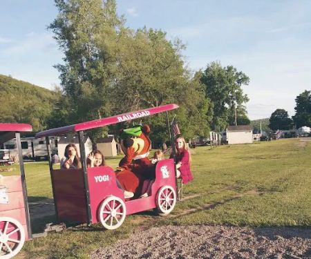 Jellystone Park of the Finger Lakes @ Babcock Hollow