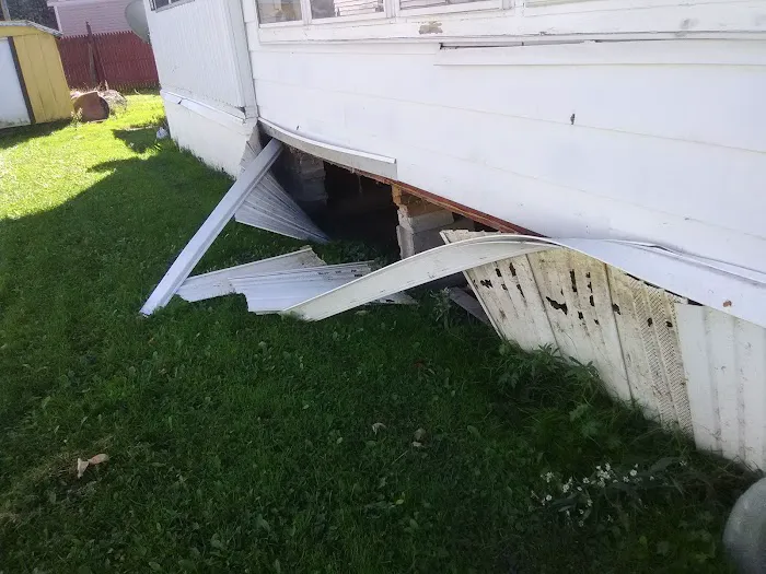 Hanshaw Village Mobile Home Park Picture 8
