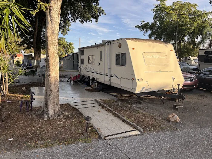 Sunshine Holiday MHCC RV and Camping Resort Picture 10