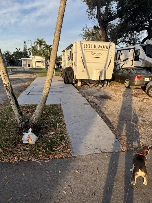 Sunshine Holiday MHCC RV and Camping Resort Picture 8