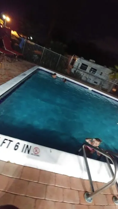 Sunshine Holiday MHCC RV and Camping Resort Picture 2