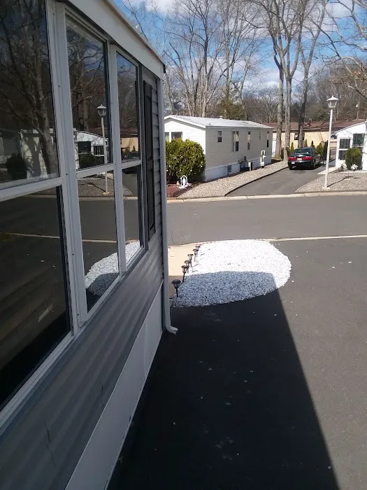 Roberts Mobile Home Park Picture 10
