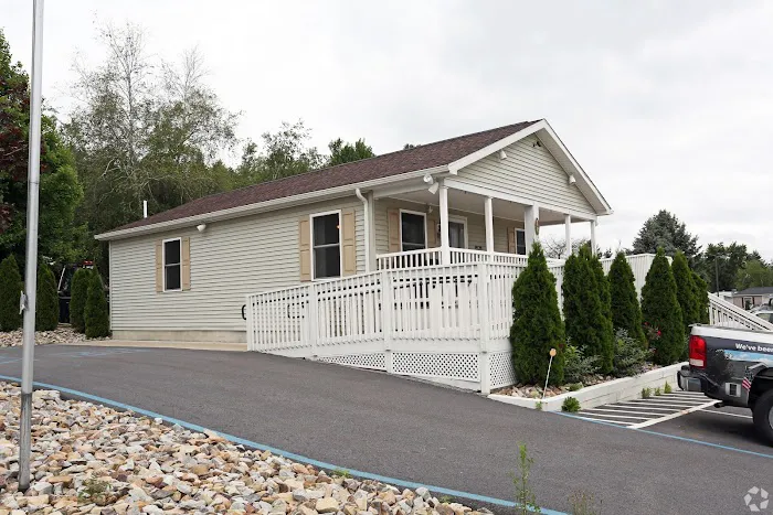 Maple Manor Picture 4