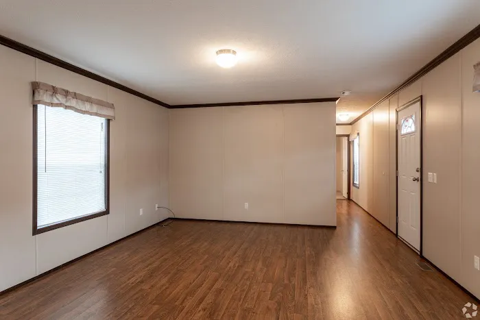 Maple Manor Picture 3