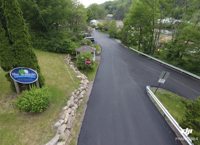 Blue Mountain Village Picture 2