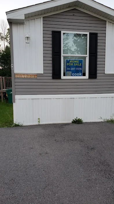 Suburban Rapids Mobile Home Picture 6
