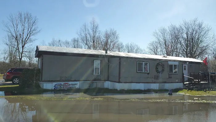 Suburban Rapids Mobile Home Picture 3