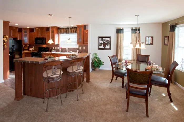 Thomas Estate West Manufactured Homes Picture 2