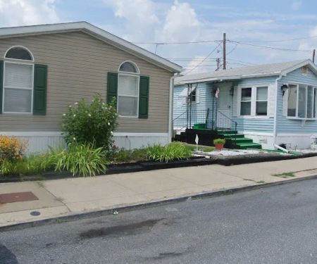Holly Park Court Mobile Home Park, by Valley Community Management