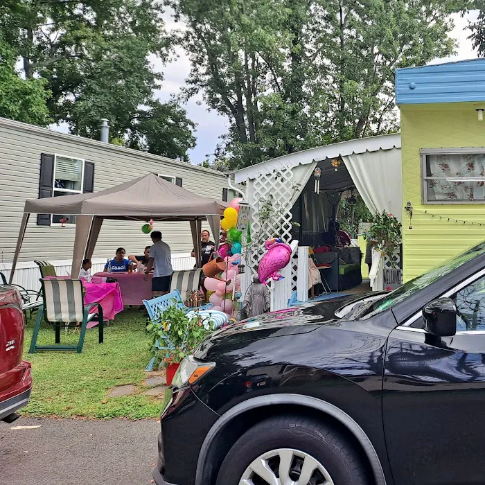 Sam's Mobile Home Park Picture 6