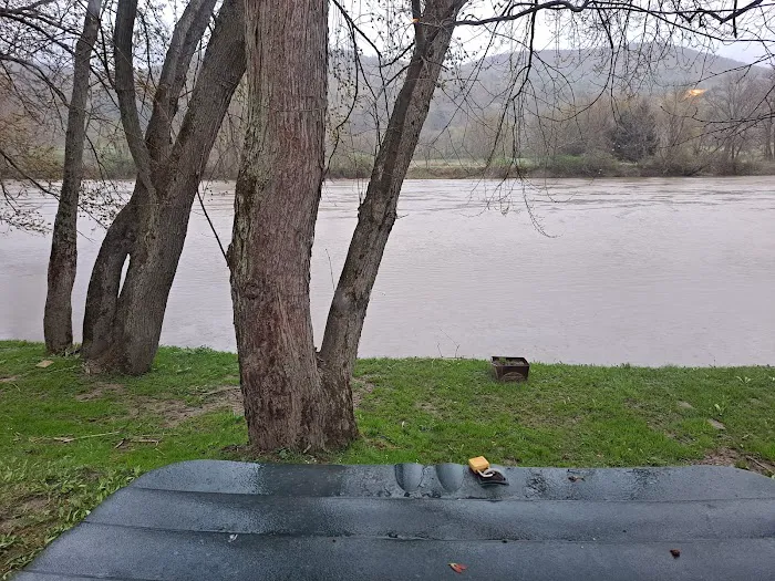Pine Crest Campground Picture 9