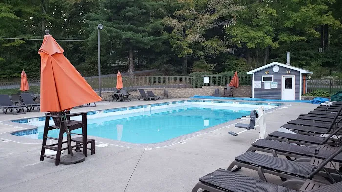 Keen Lake Camping Cottage Resort Picture 8