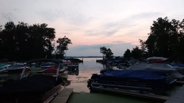 Twin Oaks Campgrounds and Marina Picture 3