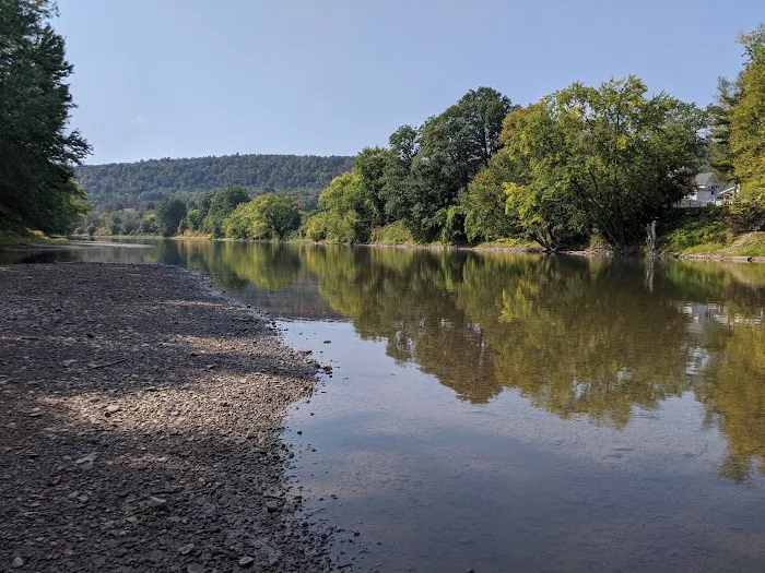 Riverside RV Campground Picture 8