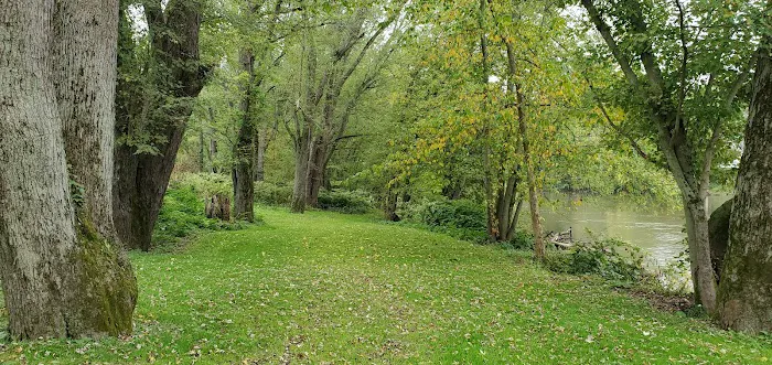 Riverside RV Campground Picture 3