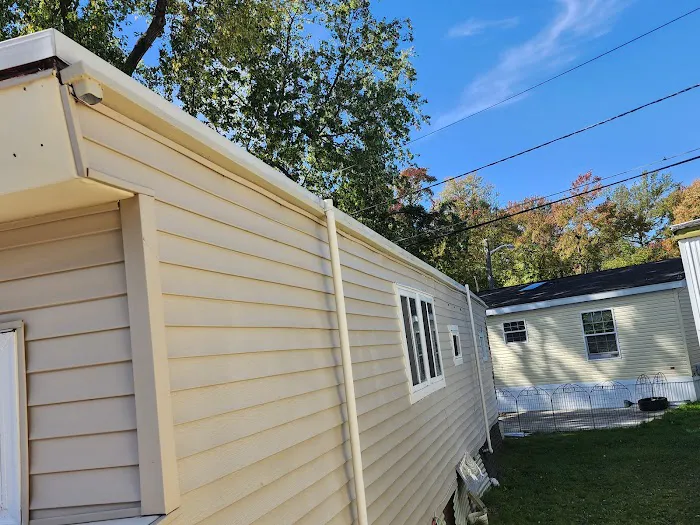 Monmouth Mobile Home Park Picture 1