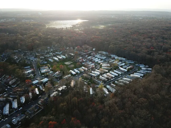 Monmouth Mobile Home Park Picture 3
