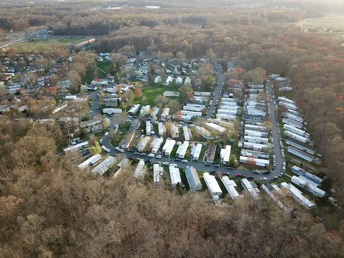 Monmouth Mobile Home Park Picture 4