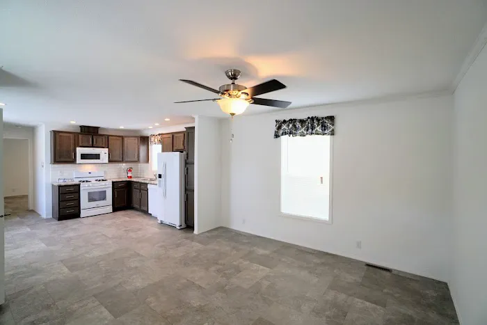 Edison Mobile Estates Picture 5