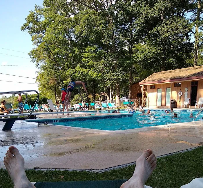 Otter Lake Camp-Resort Picture 10