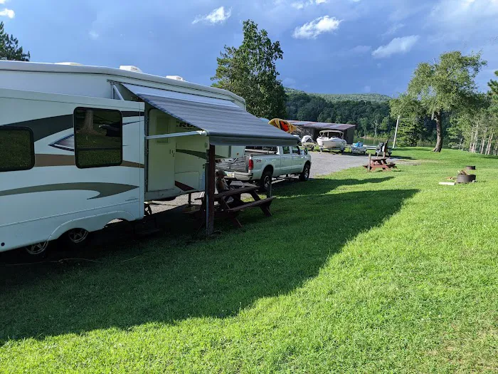 East Sidney Lake Campground Picture 6