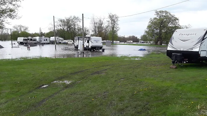 River Forest Park Campground Picture 5