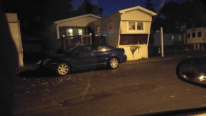 Finn's Mobile Home Park & Sales Picture 4