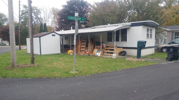 East Avenue - Forest Lawn MHC Picture 6