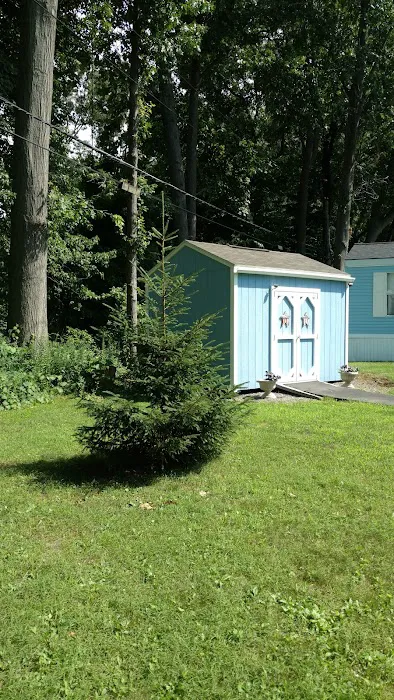East Avenue - Forest Lawn MHC Picture 7