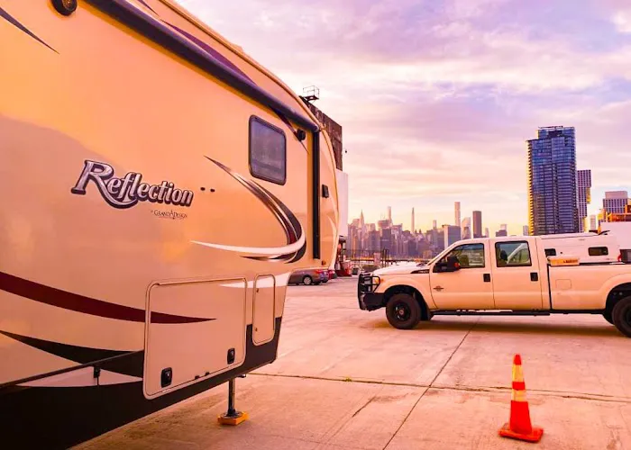 Skyline RV Camp - Waterfront Picture 10