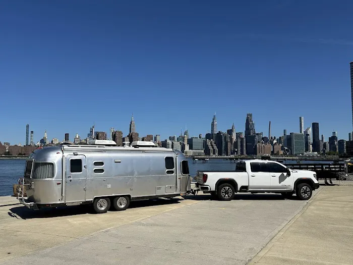 Skyline RV Camp - Waterfront Picture 7