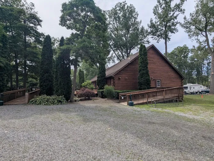 Niagara's Lazy Lakes Camping Resort Picture 2
