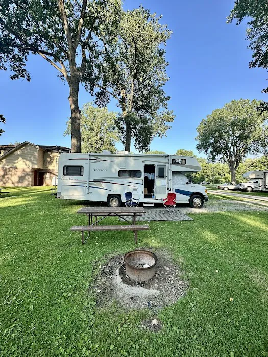 Niagara's Lazy Lakes Camping Resort Picture 7